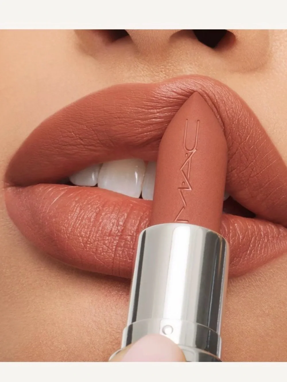 M·A·Cximal Silky Matte Lipstick in warm Teddy